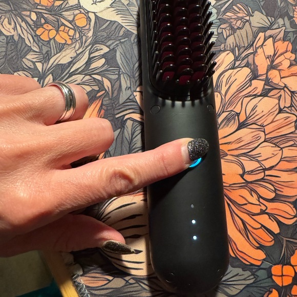 NWOT Black Electric Straightening Hair Brush - Picture 2 of 5